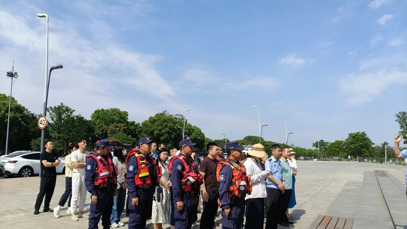 护航渔业增殖放流：水上通信与安全值守